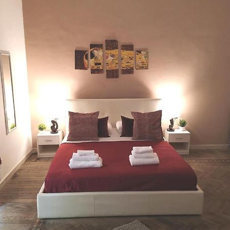 Bed and Breakfast Domus Luigi Leone 2 Neapol Zewnętrze zdjęcie