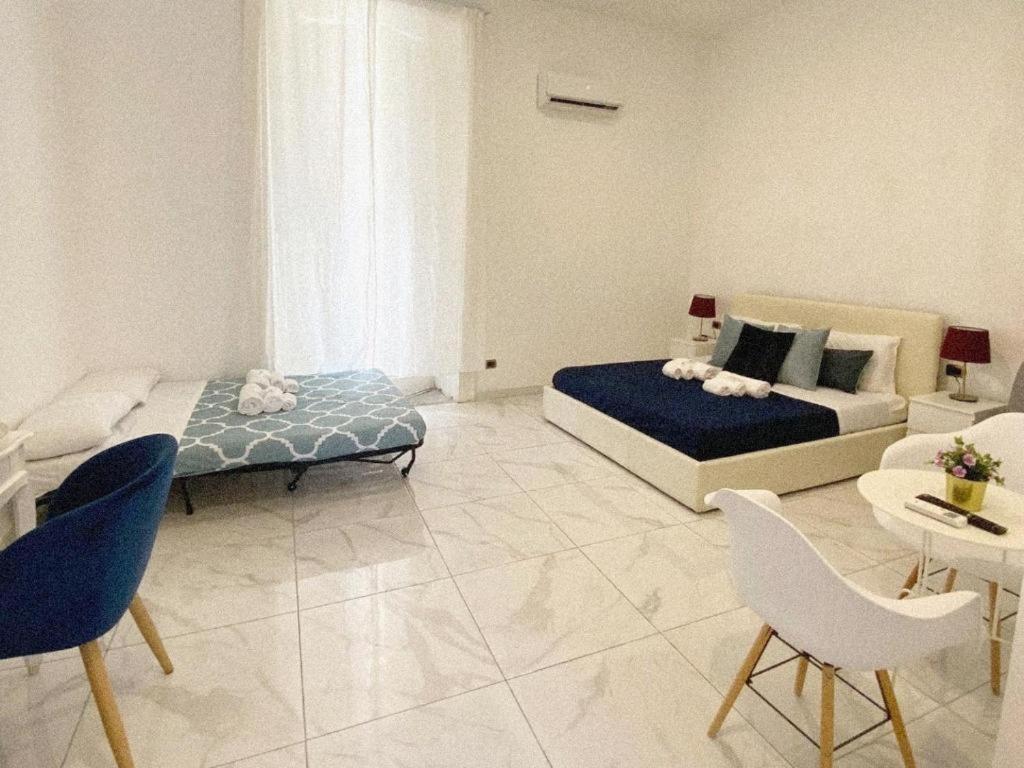 Bed and Breakfast Domus Luigi Leone 2 Neapol Zewnętrze zdjęcie