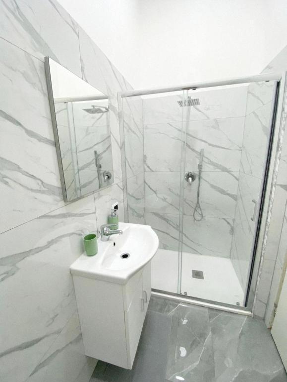 Bed and Breakfast Domus Luigi Leone 2 Neapol Zewnętrze zdjęcie